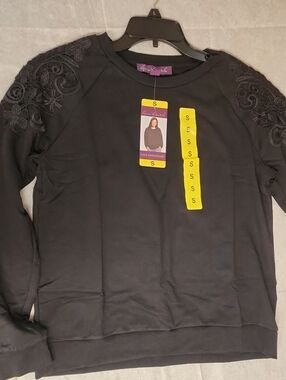 Lace Sweatshirt Gloria Vanderbilt Size: Small